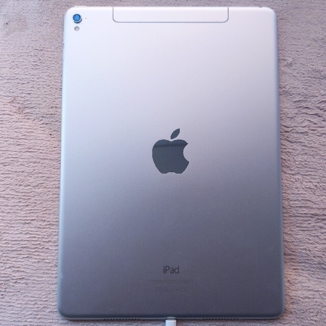 iPad(アイパッド)のiPad Pro 128GB  セルラーモデル　美品中古 スマホ/家電/カメラのPC/タブレット(タブレット)の商品写真