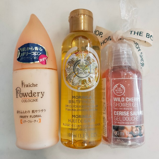 THE BODY SHOP(ザボディショップ)のボディショップ　ボディシャンプー&保湿オイルセット　おまけ付き！ コスメ/美容のボディケア(ボディオイル)の商品写真