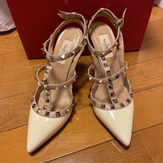 ヴァレンティノ(VALENTINO)のヴァレンティ　ロックスタッズアンクルストラップパンプス(ハイヒール/パンプス)