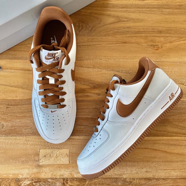 NIKE - 24.0㎝ NIKE エアフォース1 07ホワイト ブラウンの通販 by momo