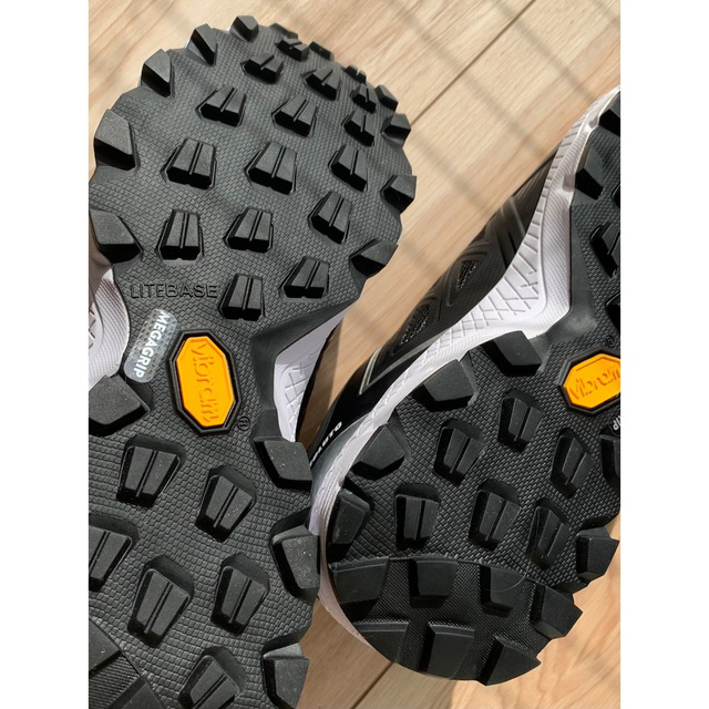 HERNO - 直営店定価販売中 新品ヘルノ スニーカー 23,5cm 表記38 HERNO - 直営店定価販売中 新品ヘルノ スニーカー 23,5cm 表記38