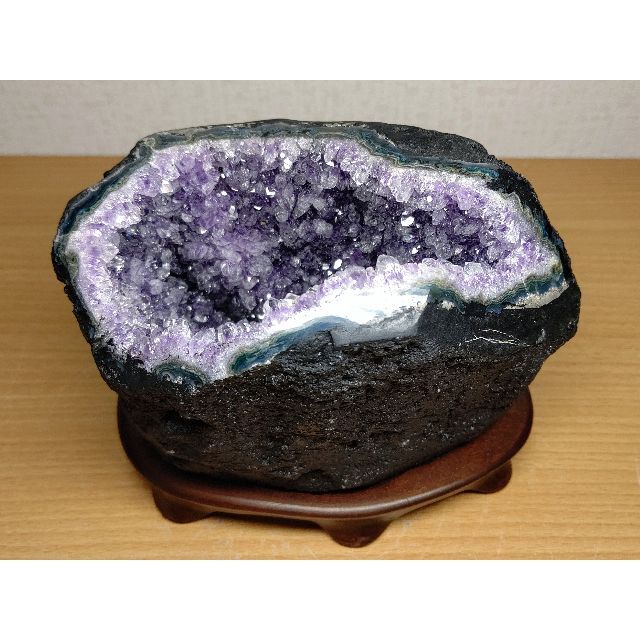 紫水晶 2.4kg アメジスト 水晶 原石 宝石 鉱物 鑑賞石 自然石 誕生石 その他