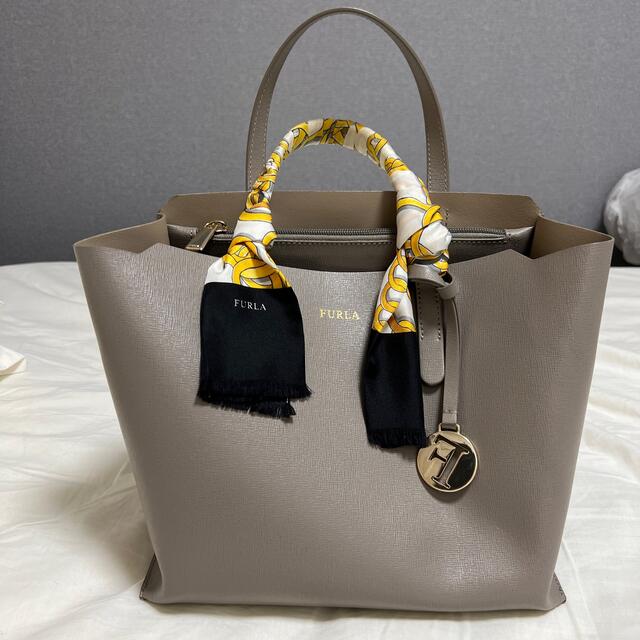 FURLA ハンドバッグレディース