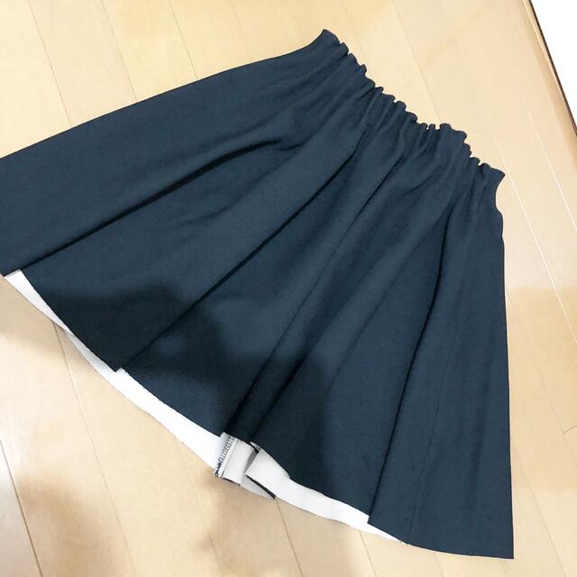 ZARA(ザラ)の二回着用　ZARA ミドルフレアスカート　ブラック レディースのスカート(ひざ丈スカート)の商品写真