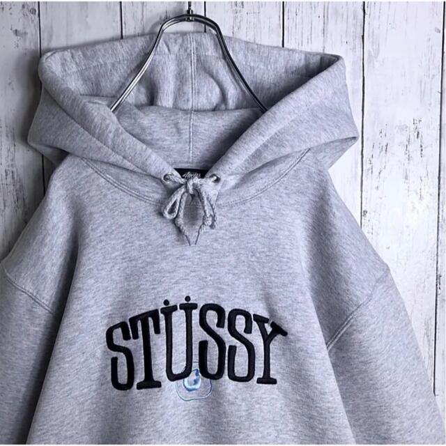 STUSSY(ステューシー)の【早い者勝ち‼️】ステューシー 刺繍ロゴ ビッグロゴ パーカー XL メンズのトップス(パーカー)の商品写真