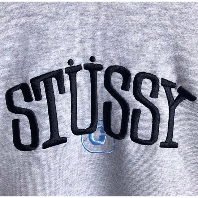 STUSSY(ステューシー)の【早い者勝ち‼️】ステューシー 刺繍ロゴ ビッグロゴ パーカー XL メンズのトップス(パーカー)の商品写真