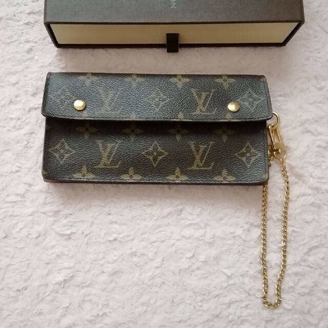 LOUIS VUITTON　モノグラム　チェーン　財布