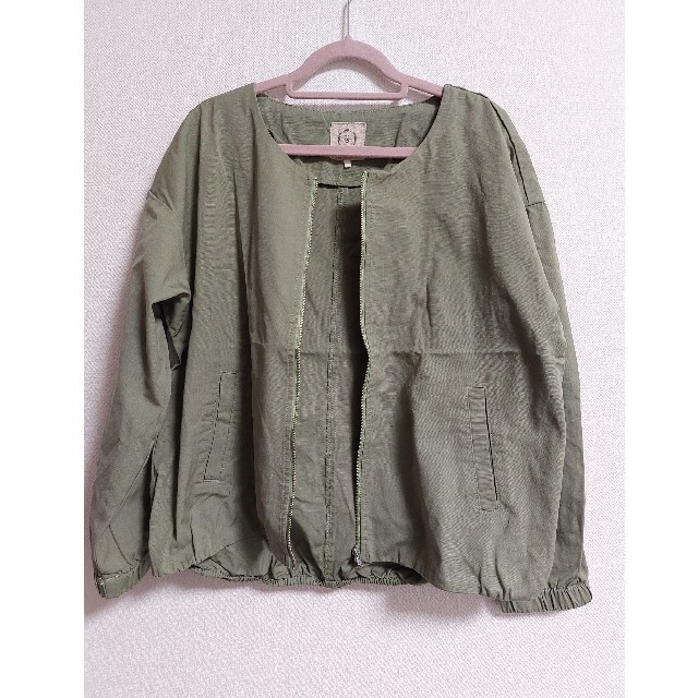 SM2(サマンサモスモス)の⭐SM2⭐ノーカラーブルゾン　グリーン　カーキ　フリーサイズ レディースのジャケット/アウター(ブルゾン)の商品写真