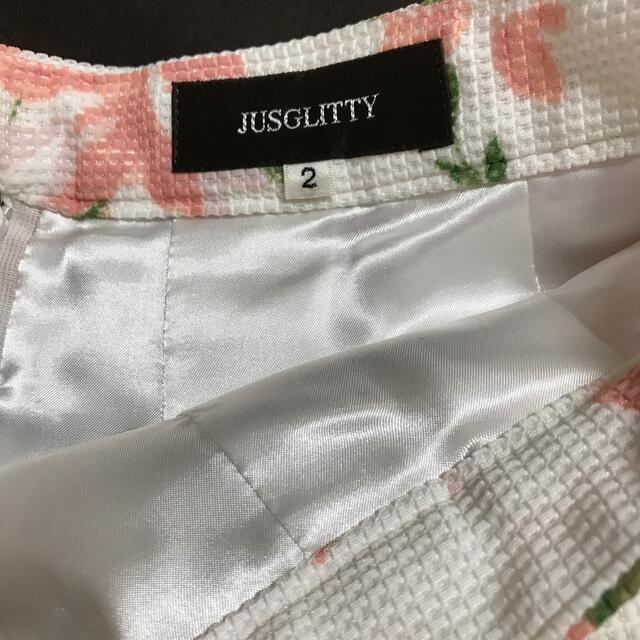 JUSGLITTY(ジャスグリッティー)の花柄スカート レディースのスカート(ひざ丈スカート)の商品写真