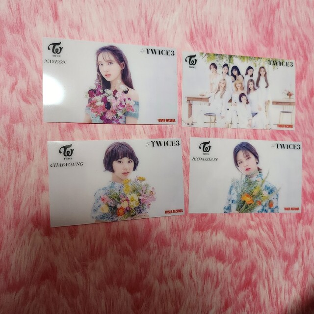 TWICE クリアトレカ トレカ 1枚の値段です!