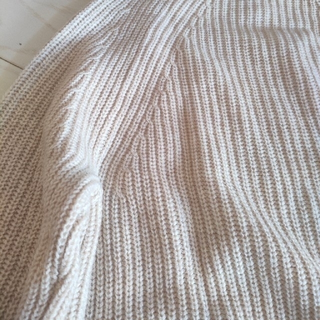 MUJI (無印良品)(ムジルシリョウヒン)の無印　長袖ニット　薄いベージュ✨ レディースのトップス(ニット/セーター)の商品写真