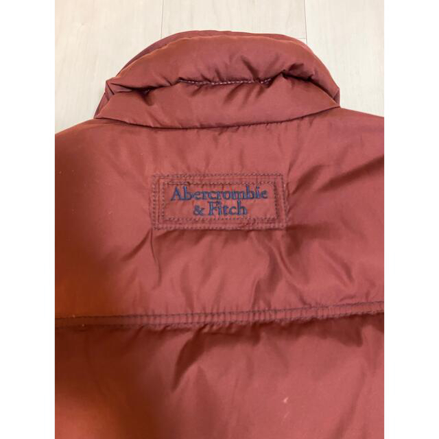 Abercrombie&Fitch(アバクロンビーアンドフィッチ)のアバクロ　ダウンベスト　メンズ メンズのジャケット/アウター(ダウンベスト)の商品写真