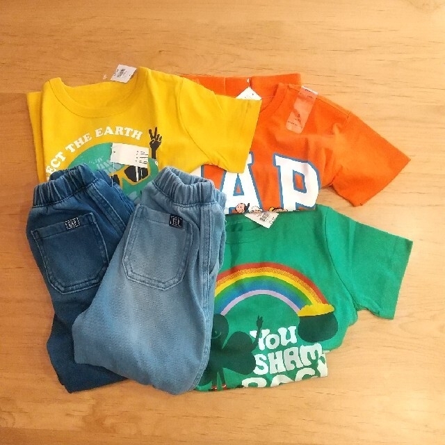 babyGAP(ベビーギャップ)の新品５点セット！ babyGAP 95～100センチ キッズ/ベビー/マタニティのキッズ服男の子用(90cm~)(Tシャツ/カットソー)の商品写真