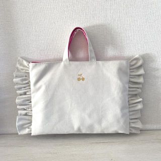 nao様専用♡フリルレッスンバック♡フリフリトート　さくらんぼワッペン付(バッグ/レッスンバッグ)