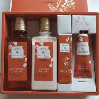 L'OCCITANE - ロクシタン アマンド ギフトセット シェイプ ハンド & フットの通販 by HJE's shop｜ロクシタンならラクマ