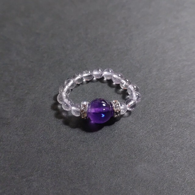 H3285【天然石】アメジスト  ゴムタイプ 指輪 リング  紫水晶 レディースのアクセサリー(リング(指輪))の商品写真