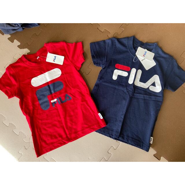 FILA(フィラ)の新品タグ付き！100cm FILATシャツ2枚組セット キッズ/ベビー/マタニティのキッズ服男の子用(90cm~)(Tシャツ/カットソー)の商品写真