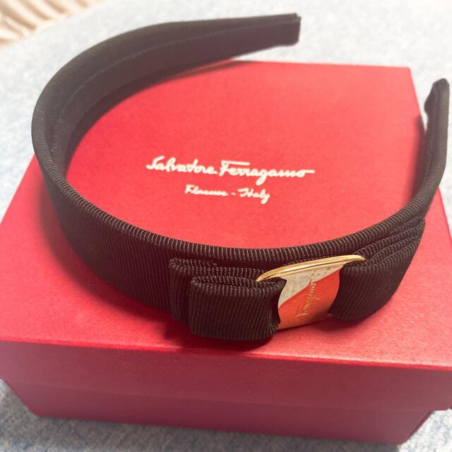 Ferragamo カチューシャ 箱、袋あり