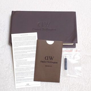 ダニエルウェリントン(Daniel Wellington)の●ダニエルウェリントン●Daniel  Wellington●時計ケース●備品は(腕時計)