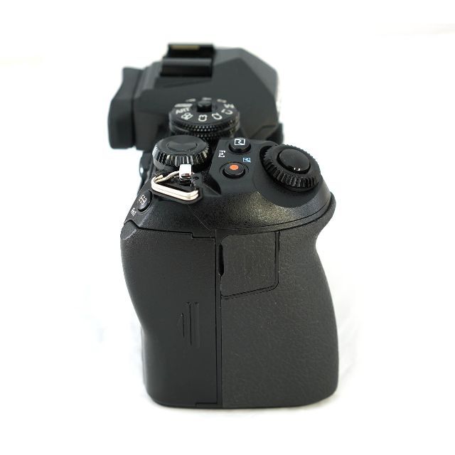 OLYMPUS(オリンパス)のオリンパス OM-D E-M1 Mark II 美品 バッテリー3本とSD32G スマホ/家電/カメラのカメラ(ミラーレス一眼)の商品写真