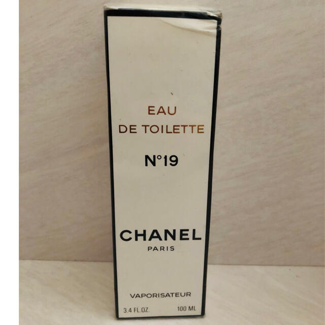 CHANEL - 【新品未開封】CHANEL N°19 シャネル フィルム付100mlの通販