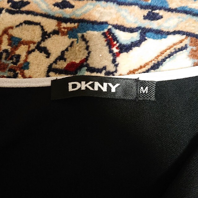 DKNY(ダナキャランニューヨーク)のDKNY カットソー レディースのトップス(カットソー(半袖/袖なし))の商品写真