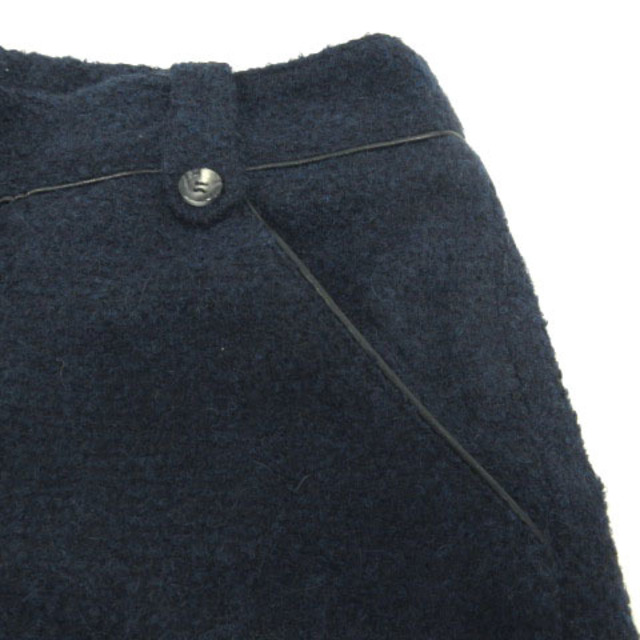 VIAGGIO BLU(ビアッジョブルー)のビアッジョブルー パンツ ショートパンツ アルパカ混 日本製 ツイード 紺 2 レディースのパンツ(ショートパンツ)の商品写真