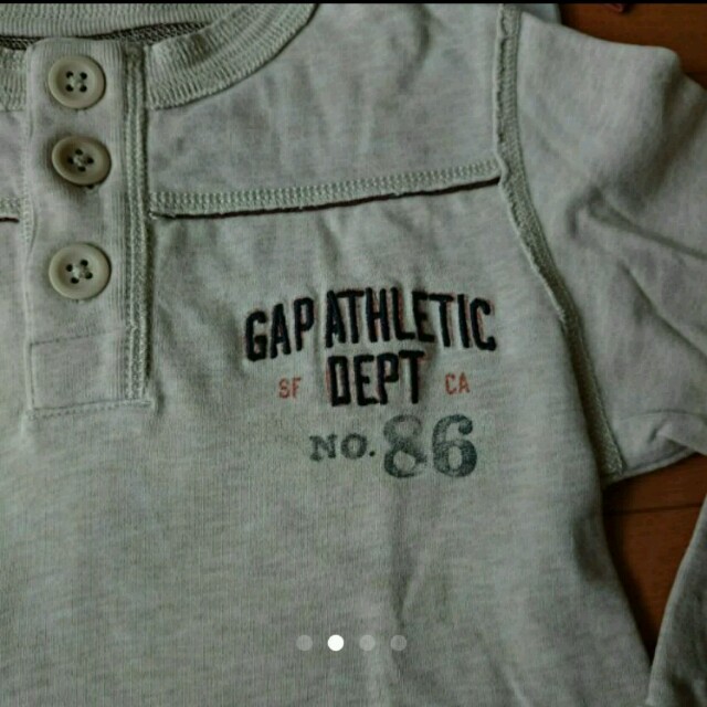 GAP(ギャップ)のｻｲｽﾞ120 ロンT gap ﾍﾞﾘｰｽﾞﾍﾞﾘｰ 2枚セット キッズ/ベビー/マタニティのキッズ服男の子用(90cm~)(Tシャツ/カットソー)の商品写真