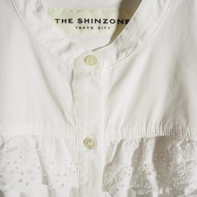 Shinzone(シンゾーン)のshinzone フリルコットンブラウス レディースのトップス(シャツ/ブラウス(長袖/七分))の商品写真