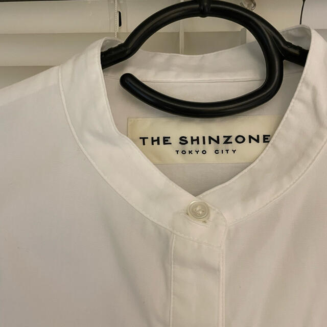 Shinzone(シンゾーン)のshinzone フリルコットンブラウス レディースのトップス(シャツ/ブラウス(長袖/七分))の商品写真