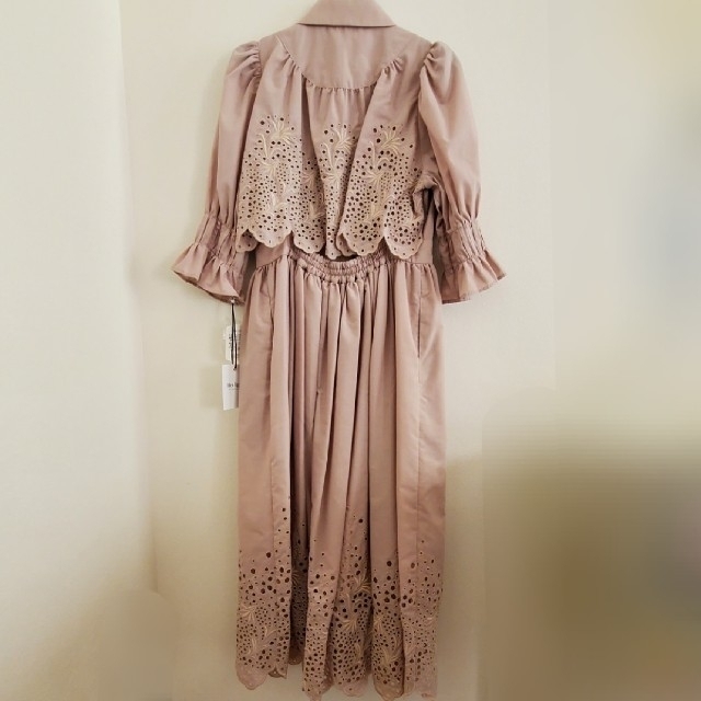 Her lip to(ハーリップトゥ)のherlipto Back Lace Midi Shirt Dress レディースのワンピース(ロングワンピース/マキシワンピース)の商品写真