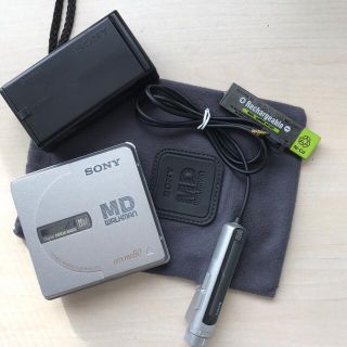 ソニー(SONY)の【美品DE完動品】SONY MD WALKMAN MZ-E35(ポータブルプレーヤー)