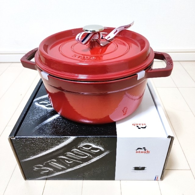 新品未使用ストウブStaub鍋ココットラウンドチェリー22cm並行輸入品