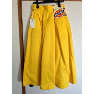 ディッキーズ(Dickies)の新品タグ付き‼︎ディッキーズ ミモレ丈フレアスカート イエロー(ロングスカート)