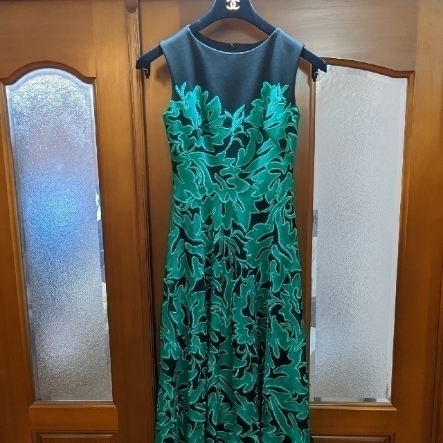 新品 6 希少 Tadashi Shoji 膝丈ワンピース ドレス ブラック