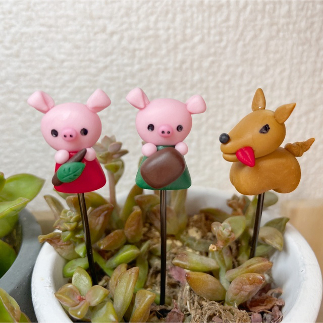 ハンドメイド  ガーデンピック　三匹のこぶたピック　多肉植物 ハンドメイドのフラワー/ガーデン(その他)の商品写真