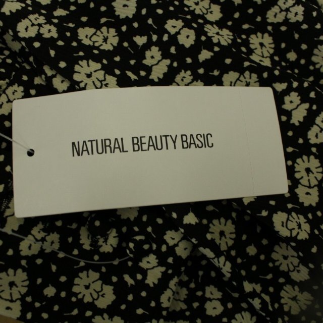 N.Natural beauty basic(エヌナチュラルビューティーベーシック)のN.ナチュラルビューティーベーシック ドビーサテンワンピース 長袖 M 黒 白 レディースのワンピース(ロングワンピース/マキシワンピース)の商品写真