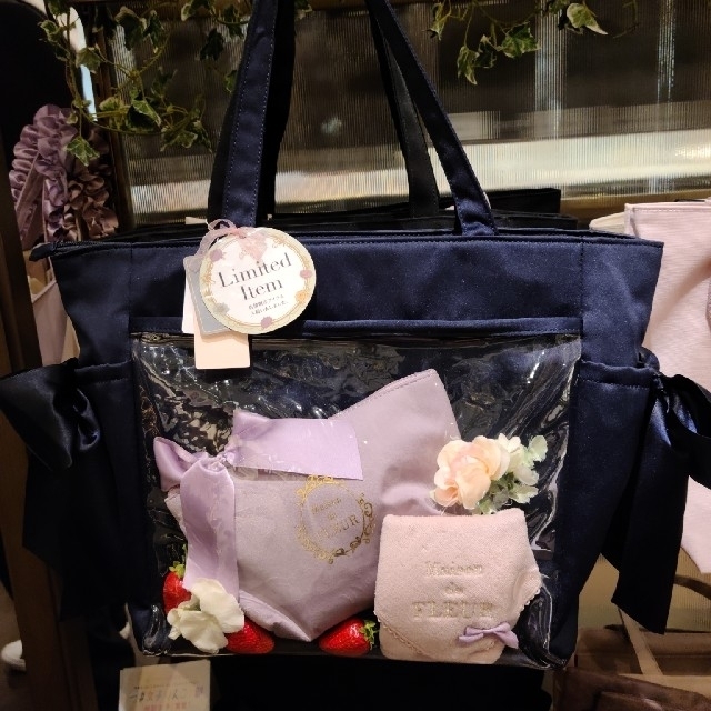 Maison de FLEUR(メゾンドフルール)の【めんたいこ様ご専用】ルミネ池袋限定♡新品♡メゾンドフルール♡2点セット♡ レディースのバッグ(トートバッグ)の商品写真