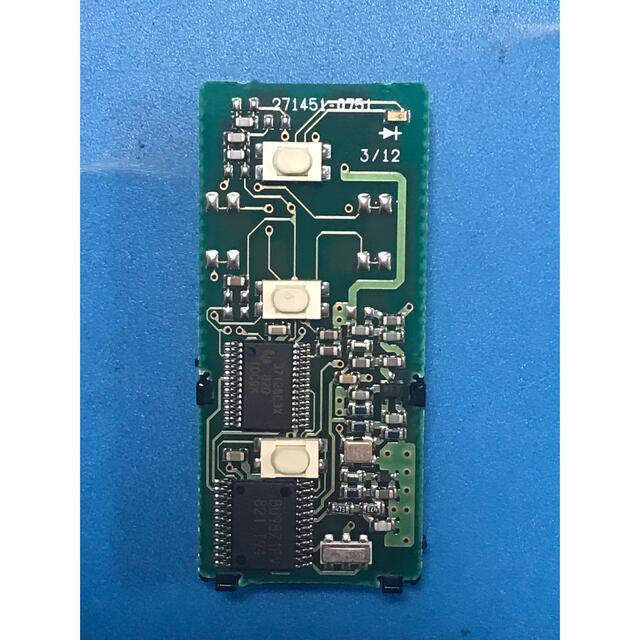 スバル - スバル純正スマートキー 3ボタン トランクボタン付きの スバル - スバル純正スマートキー 3ボタン トランクボタン付きの