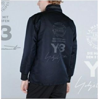 ワイスリー(Y-3)のYOHJIYAMAMOTO Y-3 COACH JACKET 15周年記念ロゴ(スタジャン)