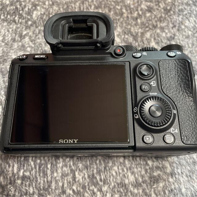 SONY(ソニー)のSONYILCE-7M3 a7iii レンズ付きバッテリー(2個) チャージャー スマホ/家電/カメラのカメラ(ミラーレス一眼)の商品写真