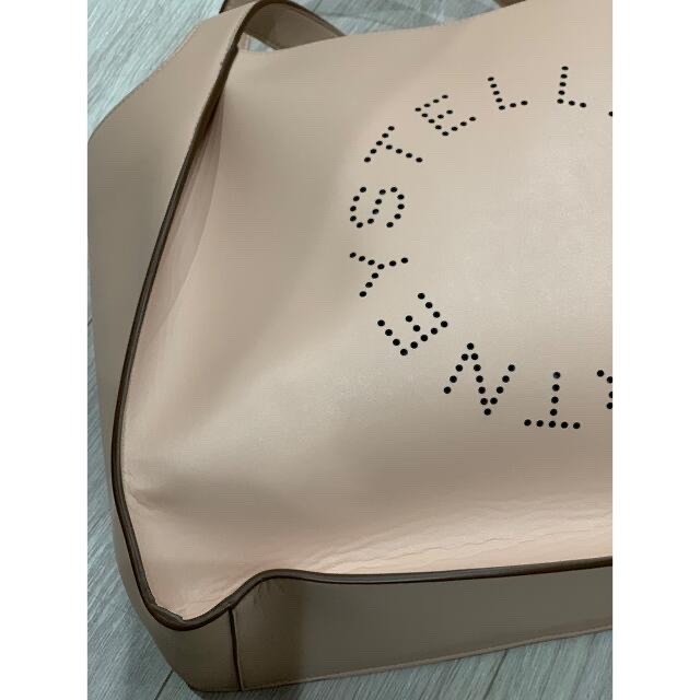 Stella McCartney(ステラマッカートニー)の美品　お値下げ中！！ステラマッカートニー　トートバッグ　ピンクベージュ レディースのバッグ(トートバッグ)の商品写真