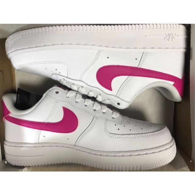 NIKE(ナイキ)の24.5cm ★最新作★WMNS Air Force 1 ‘07 レディースの靴/シューズ(スニーカー)の商品写真