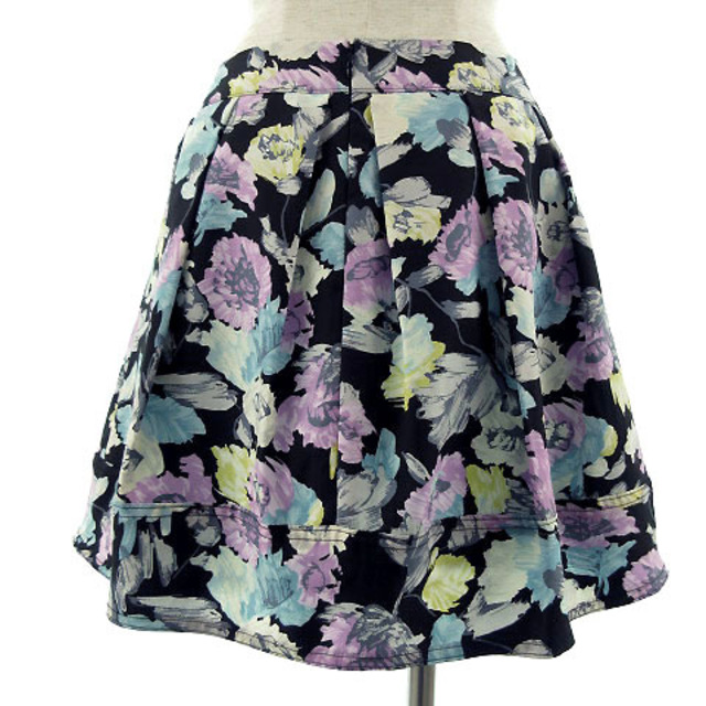 UNRELISH(アンレリッシュ)のアンレリッシュ UNRELISH スカート ひざ丈 フレアー 花柄 黒系 マルチ レディースのスカート(ひざ丈スカート)の商品写真