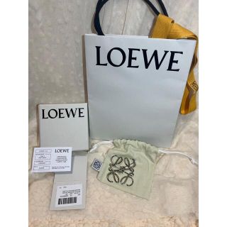 ロエベ(LOEWE)のLOEWE アナグラム ブローチ シルバー(ブローチ/コサージュ)