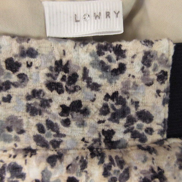 LOWRYS FARM(ローリーズファーム)のローリーズファーム LOWRYS FARM スカート ミニ 花柄 総柄 ピンクベ レディースのスカート(ミニスカート)の商品写真