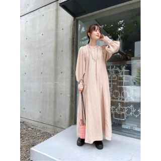 ミスティック(mystic)の完売品 新品 mystic ストライプシャツワンピース ピンク 体型カバー(ロングワンピース/マキシワンピース)