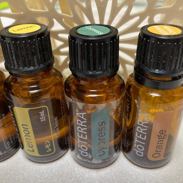 doTERRA(ドテラ)のdoTERRAオイル色々 コスメ/美容のリラクゼーション(エッセンシャルオイル（精油）)の商品写真