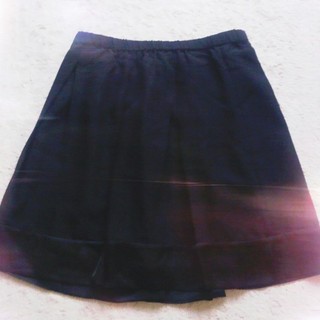 ユニクロ(UNIQLO)の黒スカート(ひざ丈スカート)