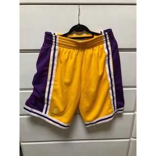 ミッチェルアンドネス(MITCHELL & NESS)の新品！ミッチェル&ネス！レイカーズ！バスパン！size S！ジョーダンナイキシュ(ショートパンツ)